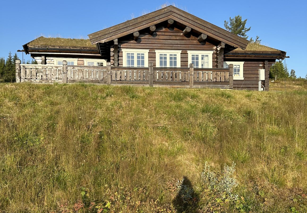 Cabin in Gol - Charming Log Cabin with 3 Bedrooms on Golsfjellet