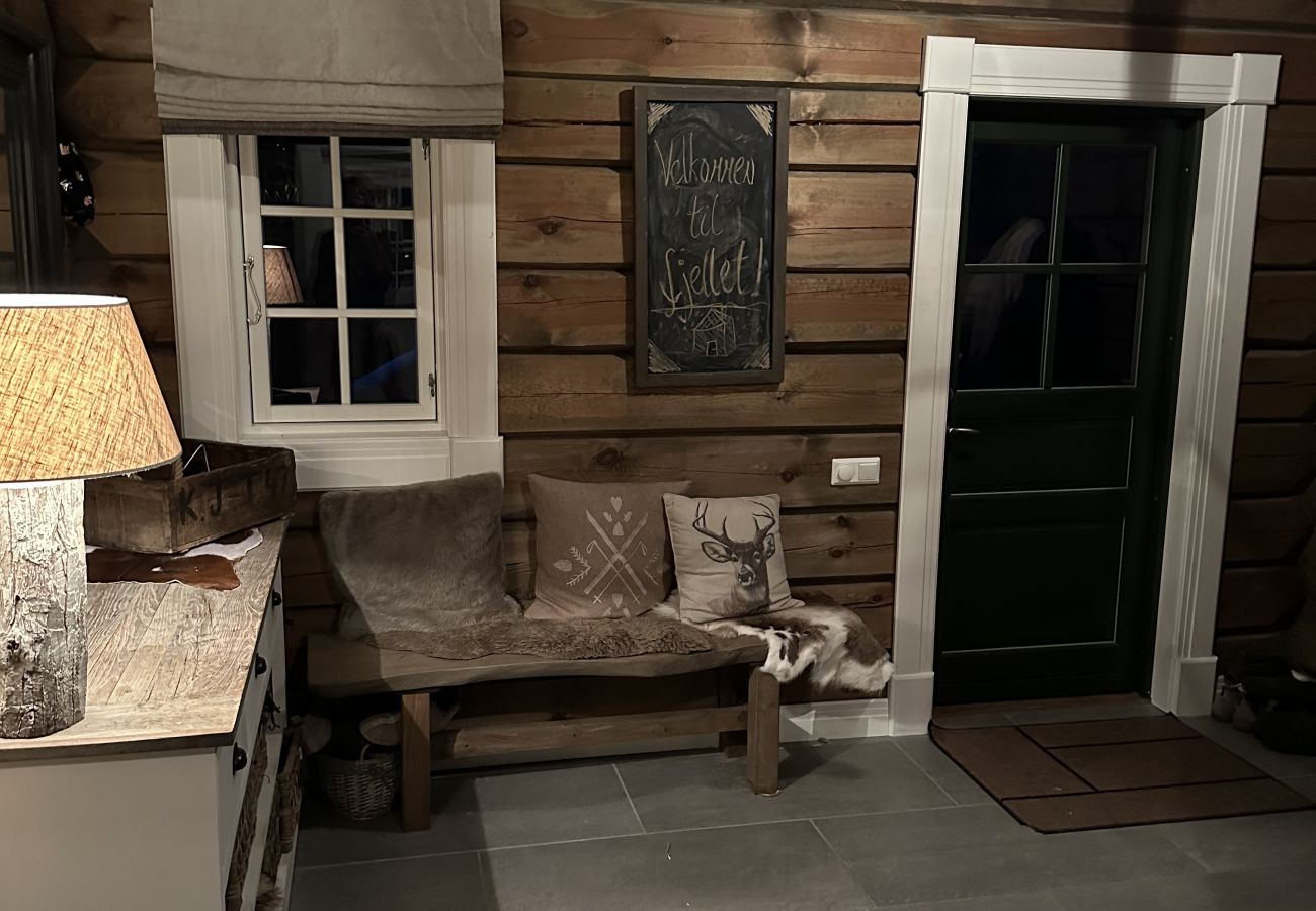 Cabin in Gol - Charming Log Cabin with 3 Bedrooms on Golsfjellet