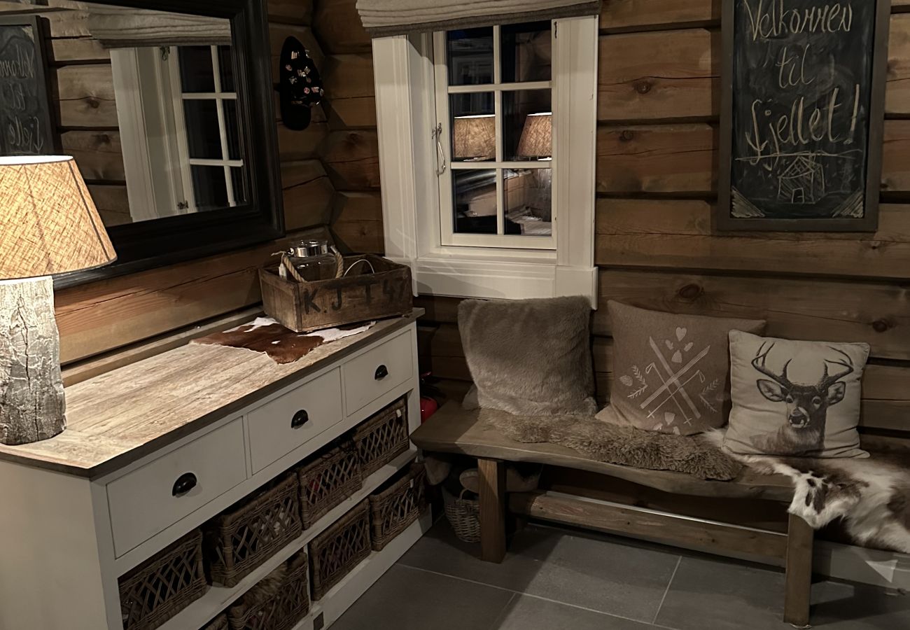 Cabin in Gol - Charming Log Cabin with 3 Bedrooms on Golsfjellet
