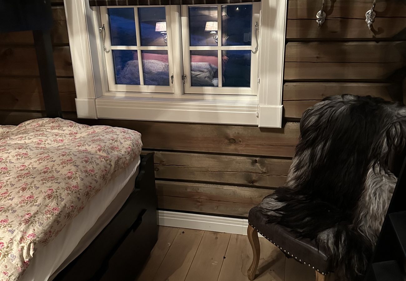 Cabin in Gol - Charming Log Cabin with 3 Bedrooms on Golsfjellet