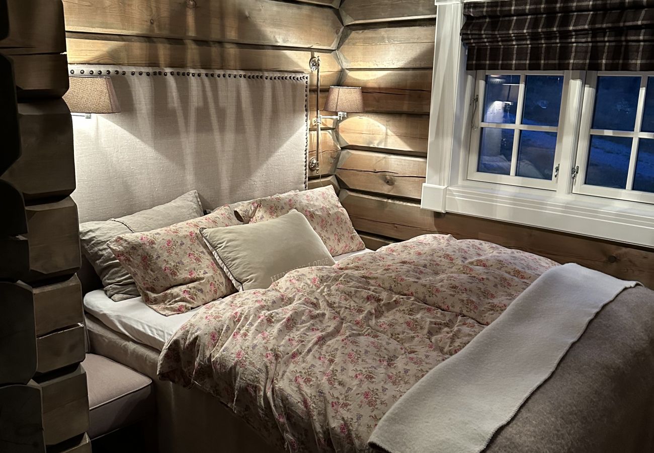 Cabin in Gol - Charming Log Cabin with 3 Bedrooms on Golsfjellet