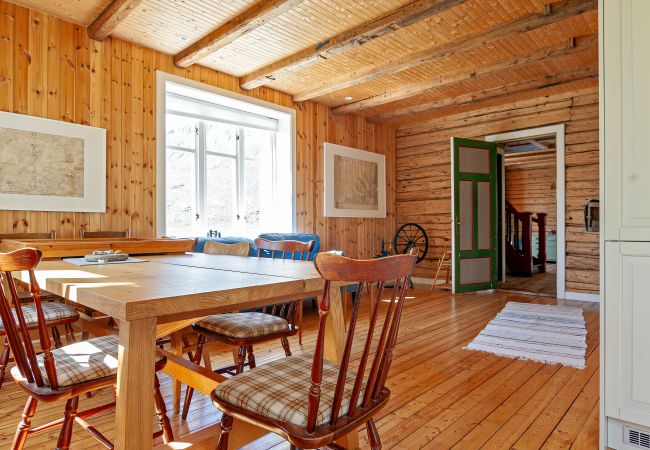 House in Flakstad - Solbakken House in Flakstad - Solbakken