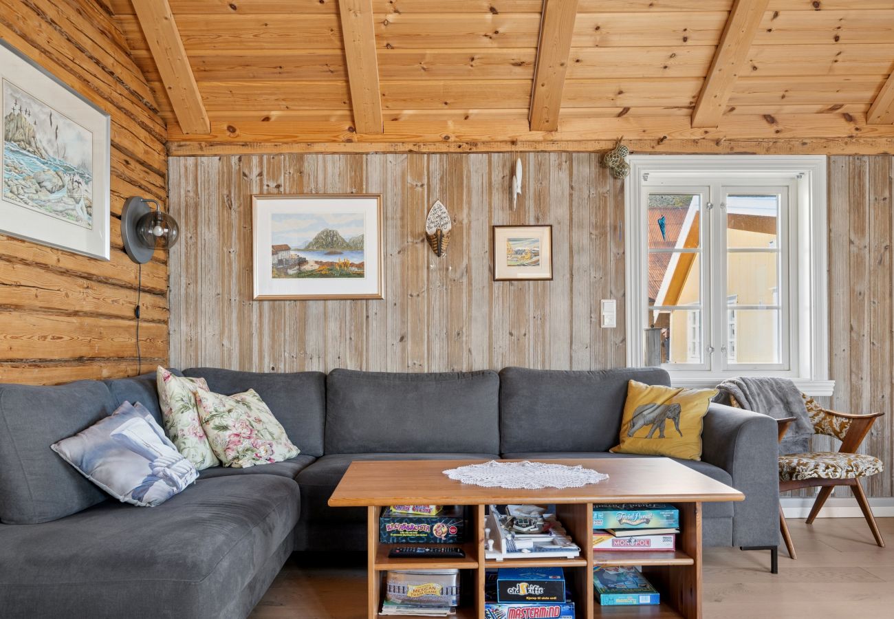Cottage in Moskenes - Åsebua - Renovated rorbu with seaview