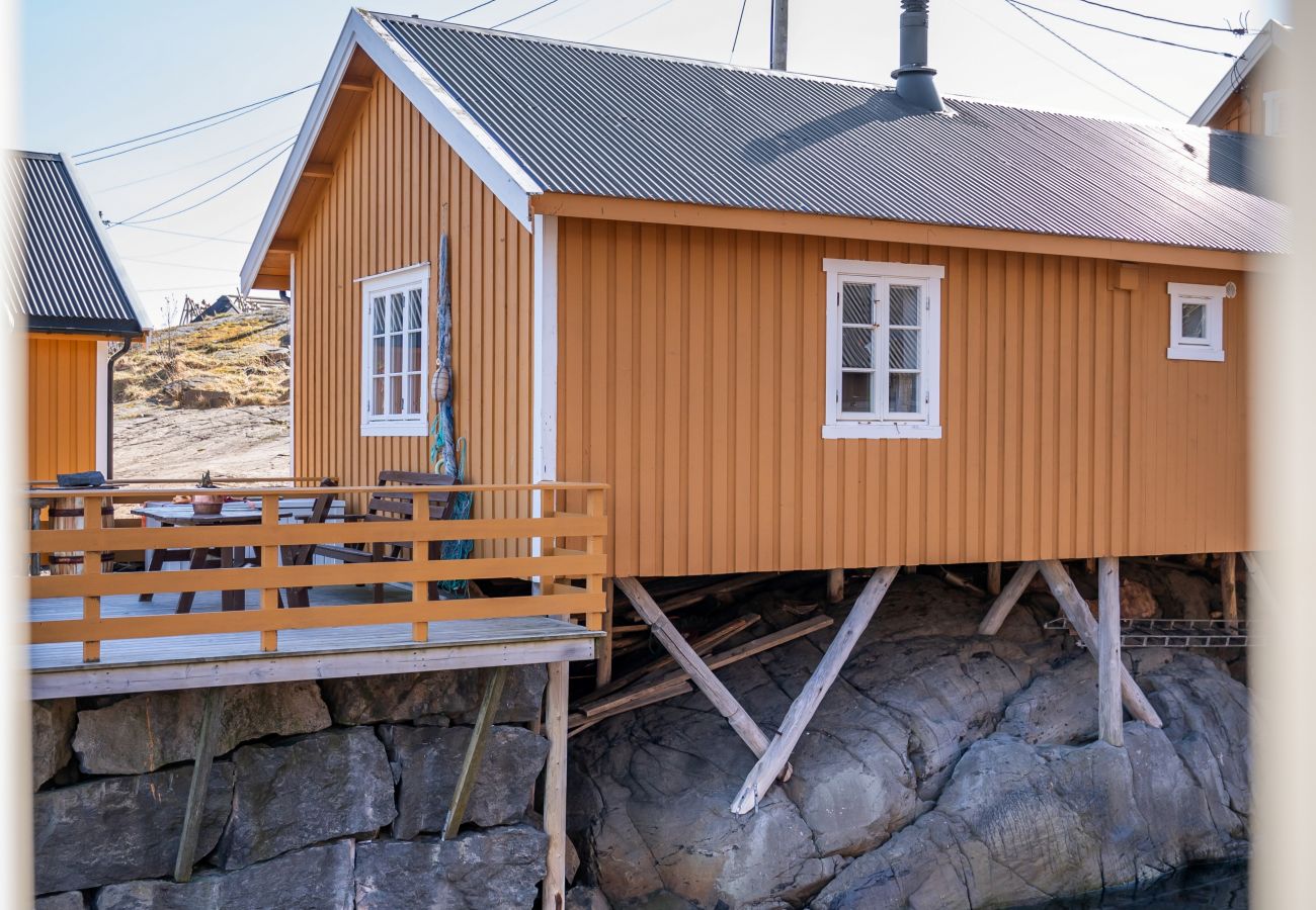 Cottage in Moskenes - Åsebua - Renovated rorbu with seaview