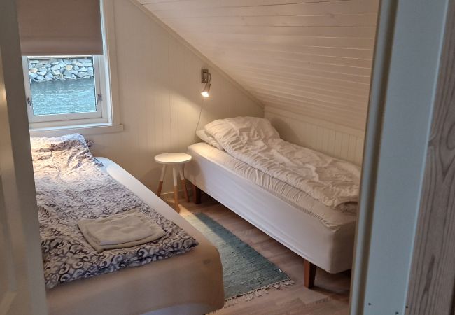 Cabin in Vestvågøy - Molobua, fantastic place by the sea Cabin in Vestvågøy - Molobua, fantastic place by the sea