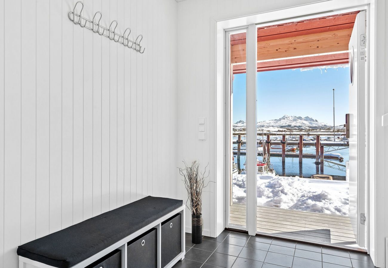 Cabin in Vestvågøy - Nappstraumen Seafront Cabin, Lilleeid 68