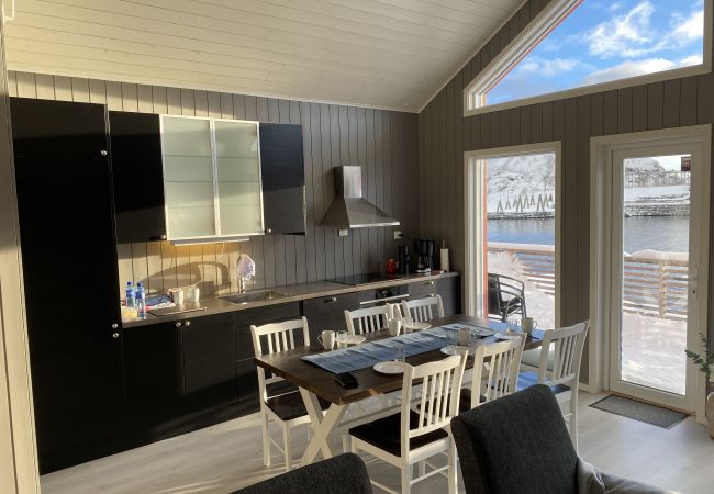 Cabin in Vestvågøy - Reinvikbua - Seaside Cabin in Finnvika, Stamsund