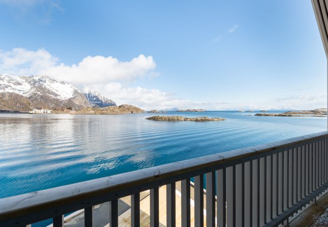 Apartment in Vågan - Waterfront apartment at the end of the pier in Henningsvær Apartment in Vågan - Waterfront apartment at the end of the pier in Henningsvær