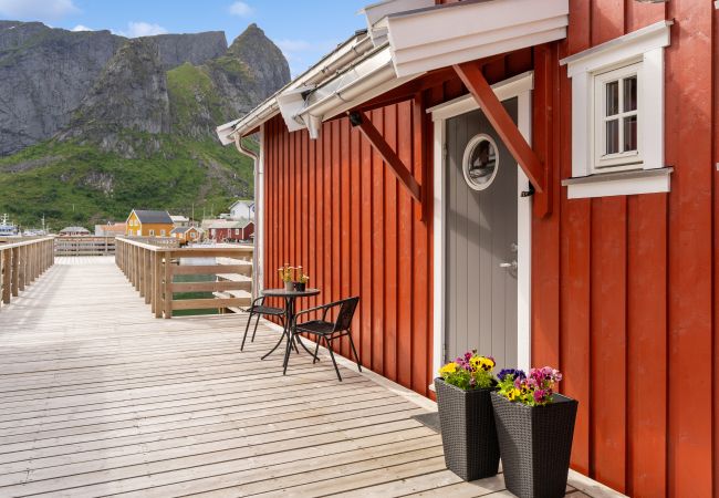 Cabin in Moskenes - Amaliebua - Reine rorbu, Lofoten Cabin in Moskenes - Amaliebua - Reine rorbu, Lofoten