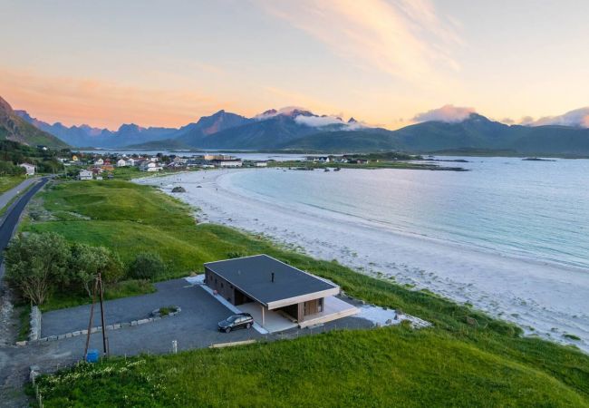 Villa in Flakstad - Exclusive Beach House Ramberg – Your Private Oasis Villa in Flakstad - Exclusive Beach House Ramberg – Your Private Oasis