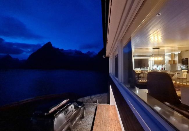 House in Moskenes - Lofoten panoramic luxury home with sauna House in Moskenes - Lofoten panoramic luxury home with sauna