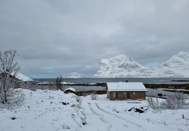 Cabin in Vestvågøy - Magic views and walking distance to best beaches Cabin in Vestvågøy - Magic views and walking distance to best beaches