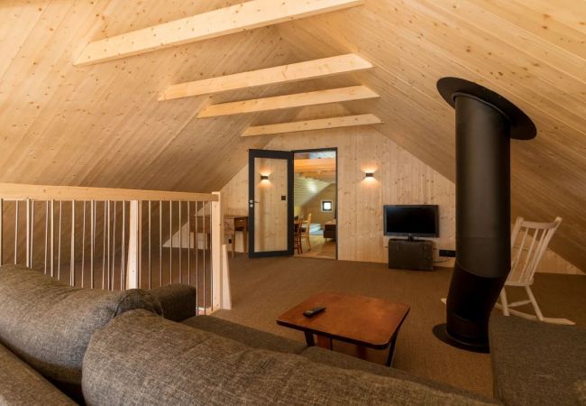 Cabin in Flakstad - Minkfarmen: Spacious seaside cabin w/scenic view Cabin in Flakstad - Minkfarmen: Spacious seaside cabin w/scenic view