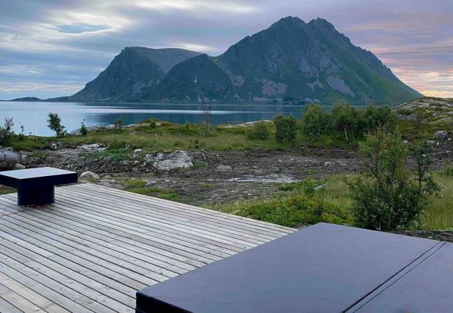 Cabin in Vågan - New lodge at seaside, near Henningsvær Lofoten Cabin in Vågan - New lodge at seaside, near Henningsvær Lofoten