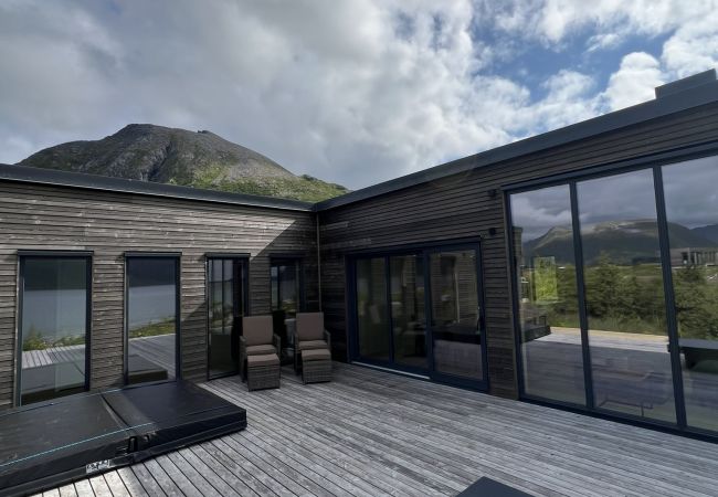 Cabin in Vågan - New lodge at seaside, near Henningsvær Lofoten Cabin in Vågan - New lodge at seaside, near Henningsvær Lofoten