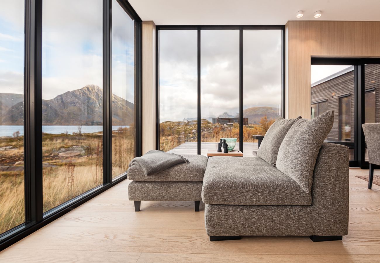 Cabin in Vågan - New lodge at seaside, near Henningsvær Lofoten