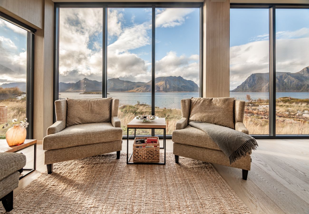 Cabin in Vågan - New lodge at seaside, near Henningsvær Lofoten