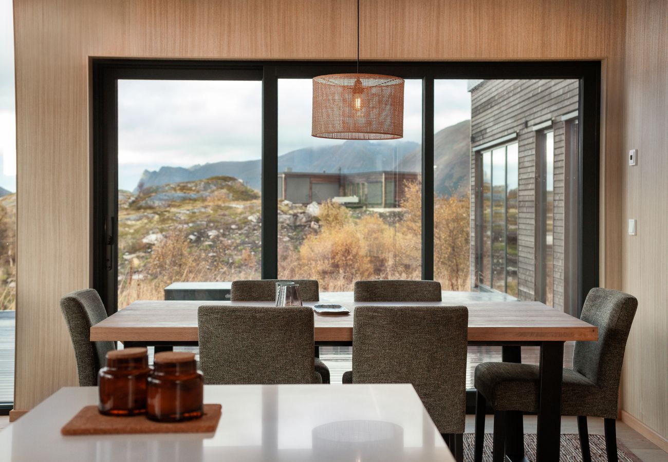 Cabin in Vågan - New lodge at seaside, near Henningsvær Lofoten