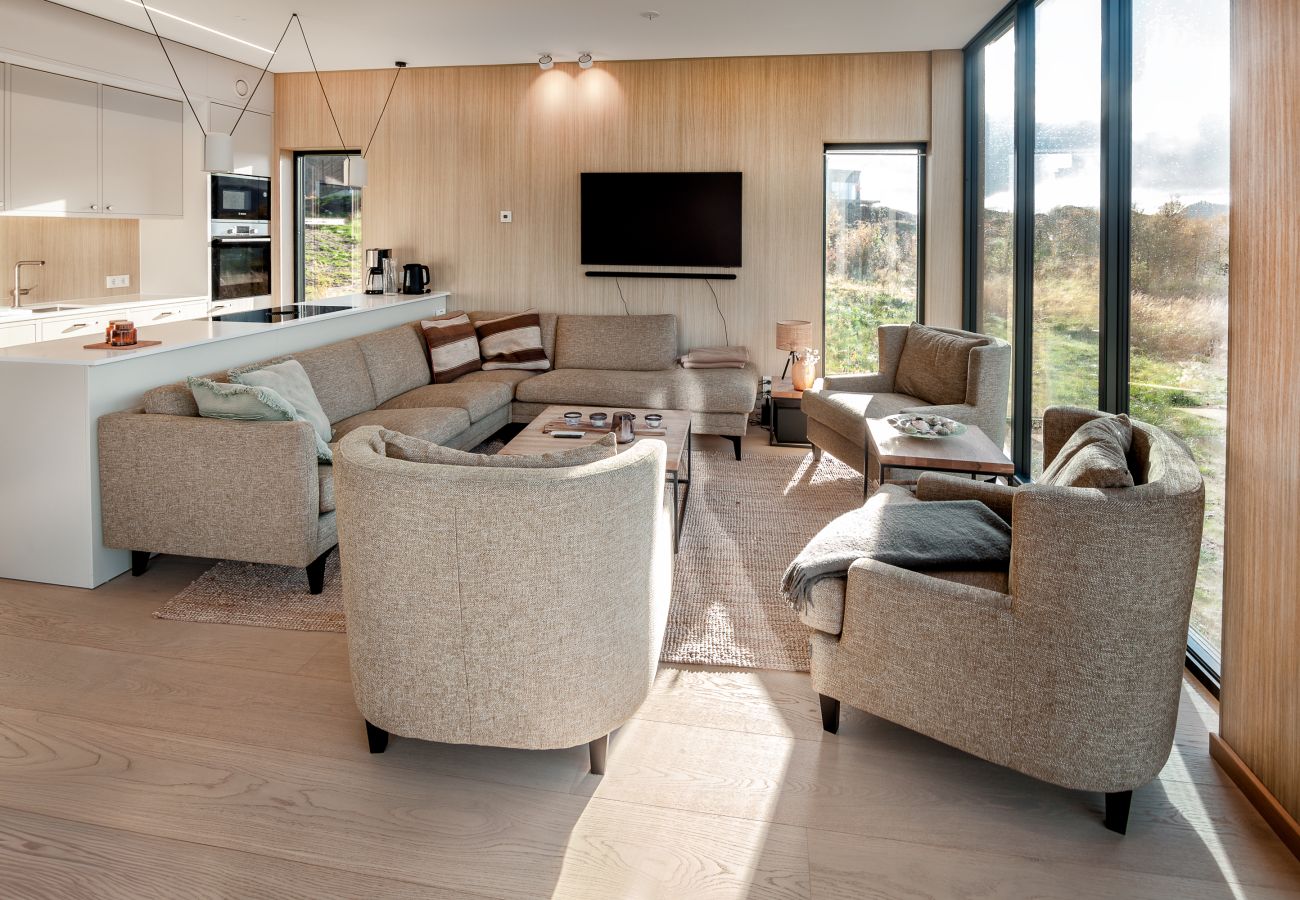 Cabin in Vågan - New lodge at seaside, near Henningsvær Lofoten
