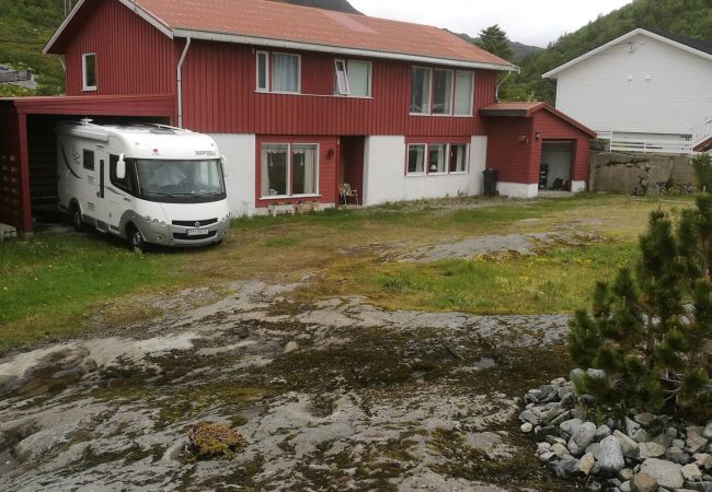 Apartment in Flakstad - Nydelig leilighet i første etage. Apartment in Flakstad - Nydelig leilighet i første etage.