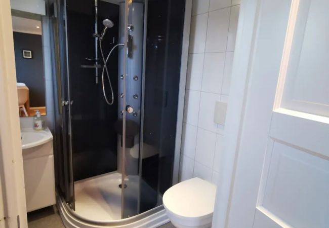 Studio in Flakstad - Panoramic seaview cabin for two persons by the sea Studio in Flakstad - Panoramic seaview cabin for two persons by the sea