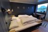 Studio in Flakstad - Panoramic seaview cabin for two persons by the sea Studio in Flakstad - Panoramic seaview cabin for two persons by the sea