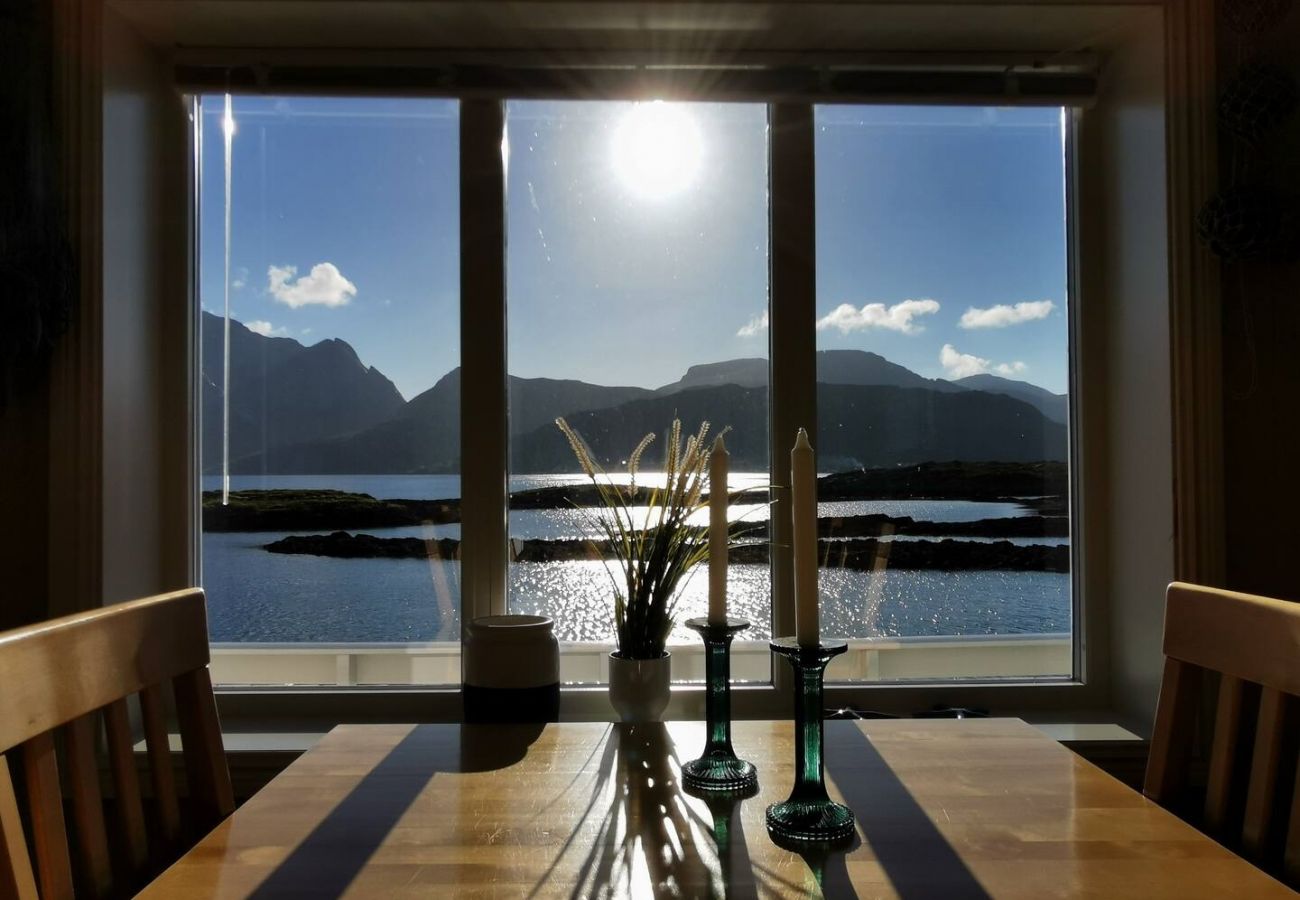 House in Flakstad - Panoramic seaview house by the sea
