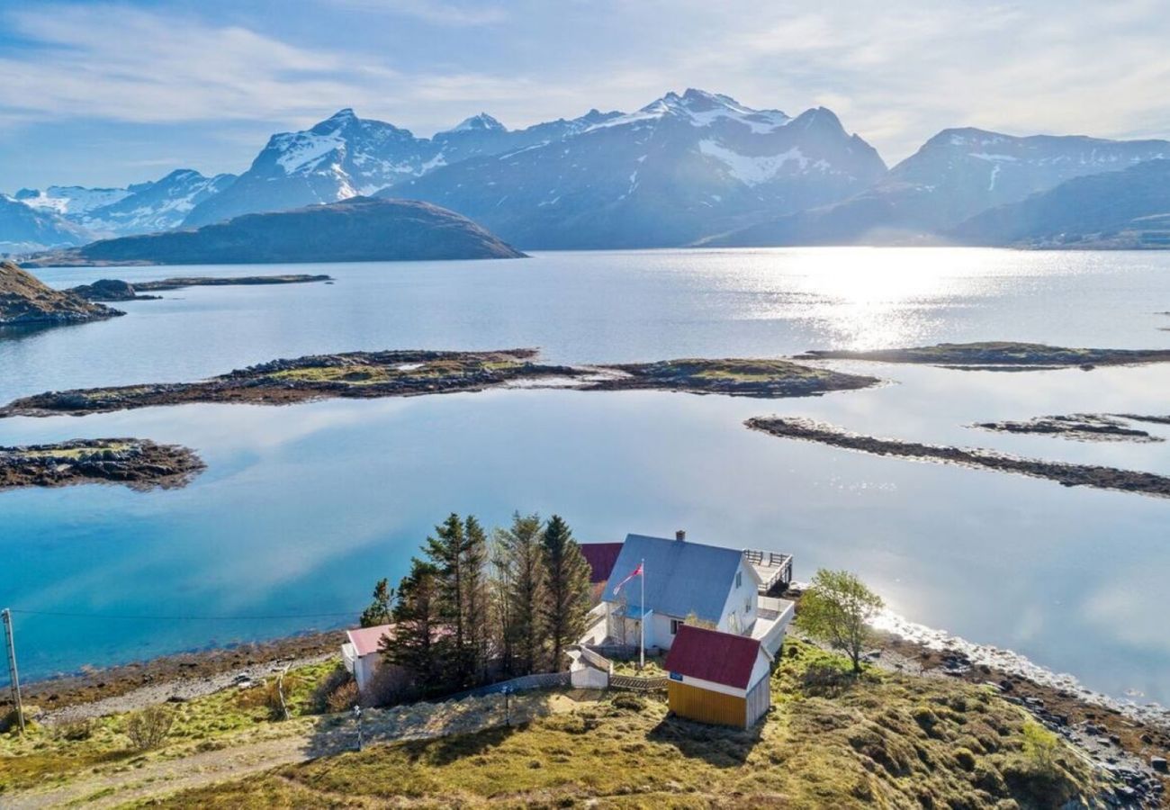 House in Flakstad - Panoramic seaview house by the sea
