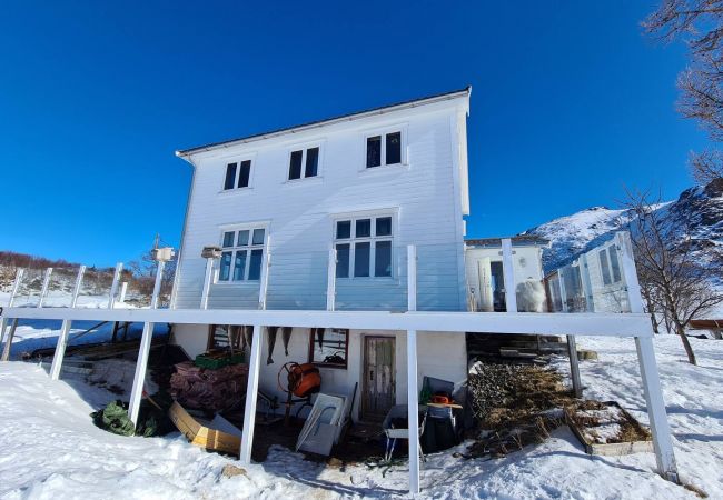House in Vestvågøy - Peaceful property with spectacular sea view House in Vestvågøy - Peaceful property with spectacular sea view