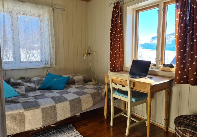 House in Vestvågøy - Peaceful property with spectacular sea view House in Vestvågøy - Peaceful property with spectacular sea view
