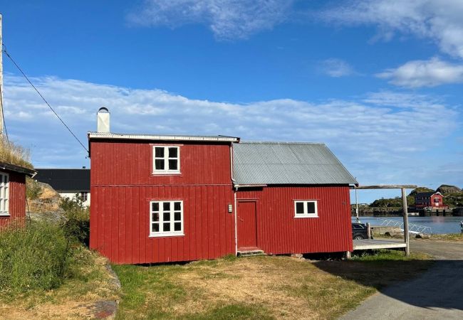Cabin in Vestvågøy - Rorbu i fiskeværet Ballstad Cabin in Vestvågøy - Rorbu i fiskeværet Ballstad