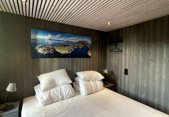 Apartment in Vågan - Rorbuleilighet i toppetasjen i Henningsvær Apartment in Vågan - Rorbuleilighet i toppetasjen i Henningsvær