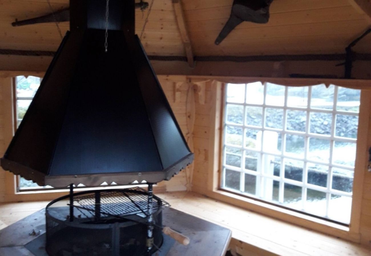 House in Flakstad - Seafront Holiday Home close to Reine, Lofoten