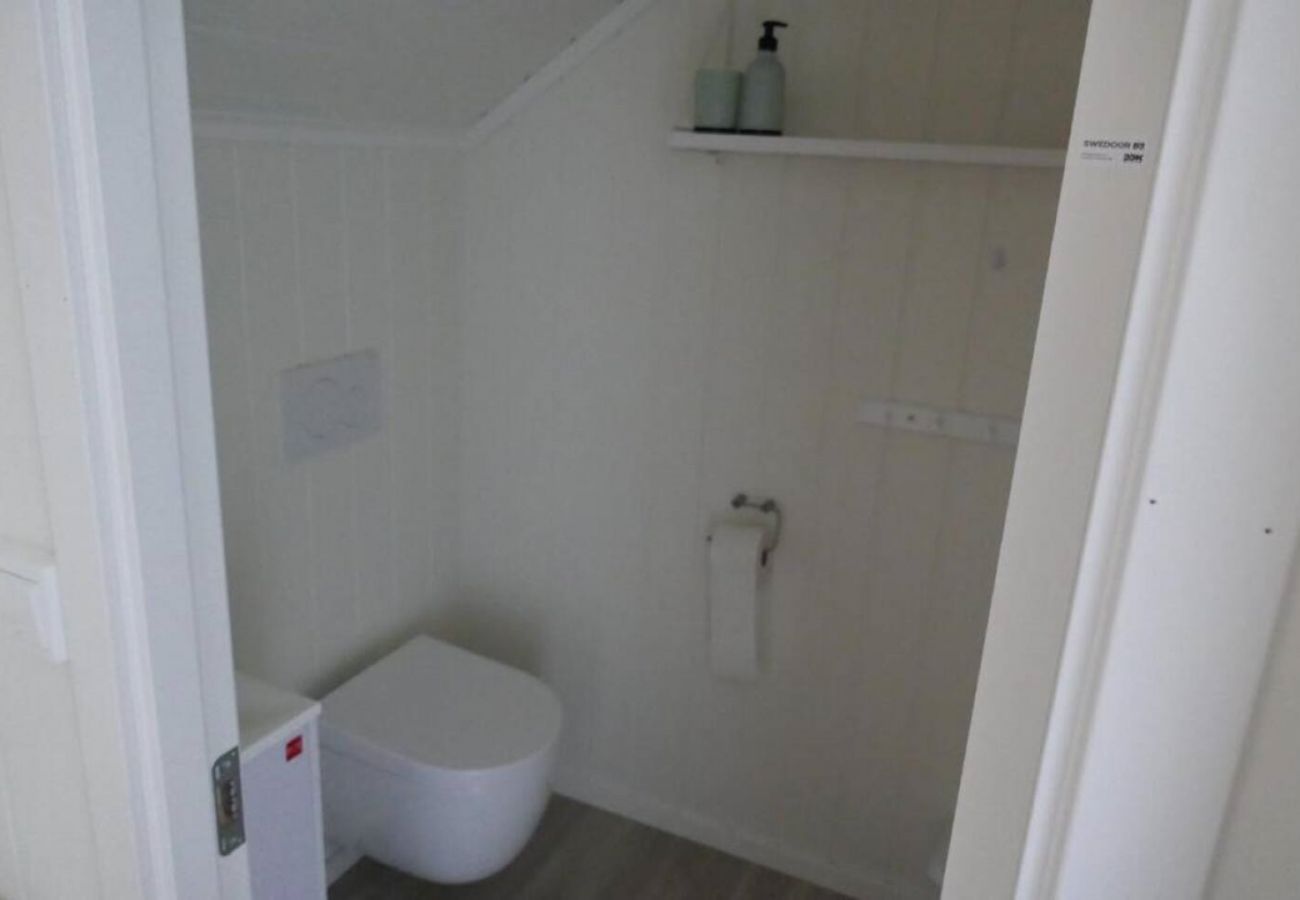 House in Flakstad - Seafront Holiday Home close to Reine, Lofoten