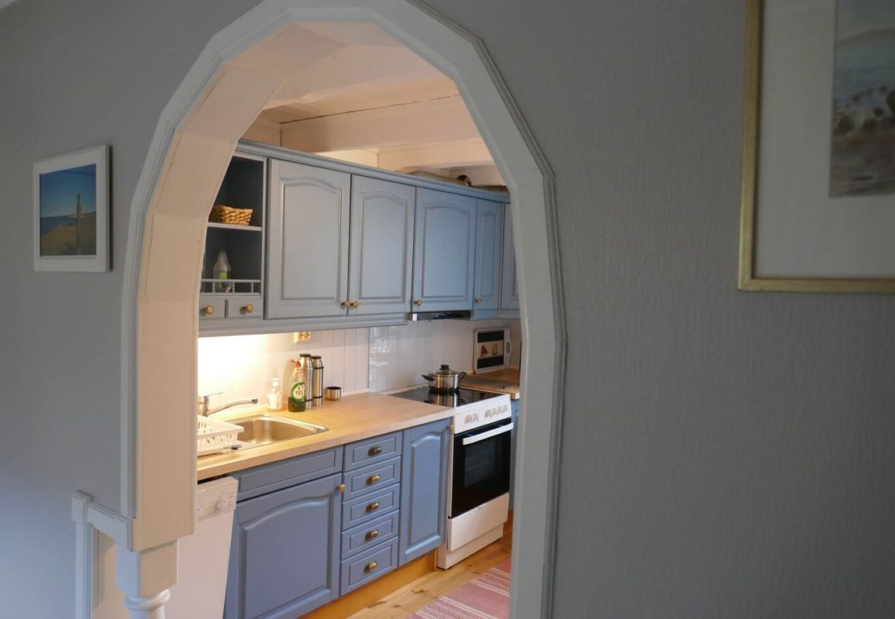 House in Flakstad - Seafront Holiday Home close to Reine, Lofoten