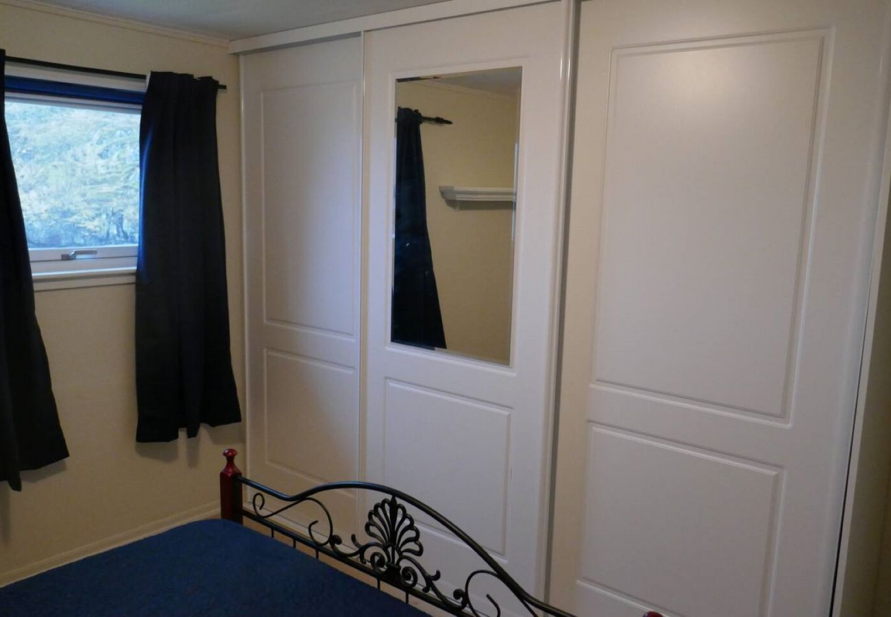 House in Flakstad - Seafront Holiday Home close to Reine, Lofoten
