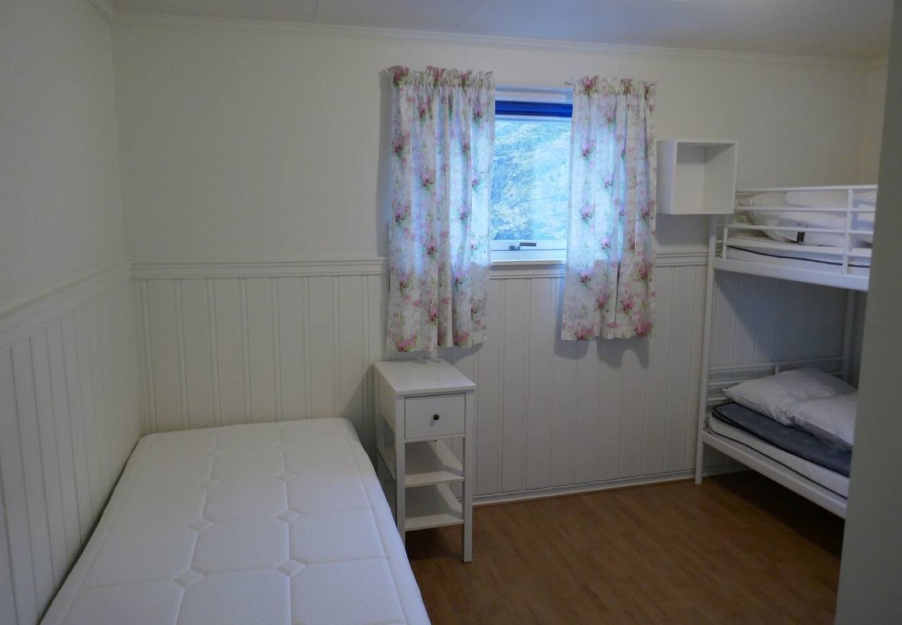 House in Flakstad - Seafront Holiday Home close to Reine, Lofoten