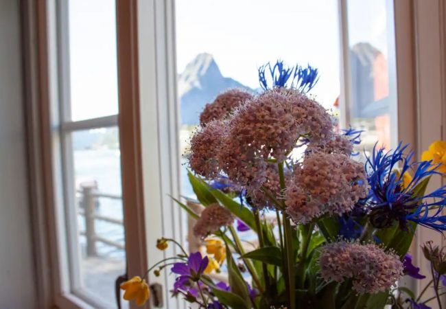 Cabin in Moskenes - Supersentral autentisk rorbu på Reine i Lofoten Cabin in Moskenes - Supersentral autentisk rorbu på Reine i Lofoten