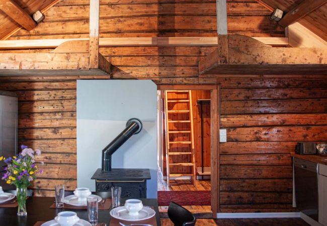 Cabin in Moskenes - Supersentral autentisk rorbu på Reine i Lofoten Cabin in Moskenes - Supersentral autentisk rorbu på Reine i Lofoten