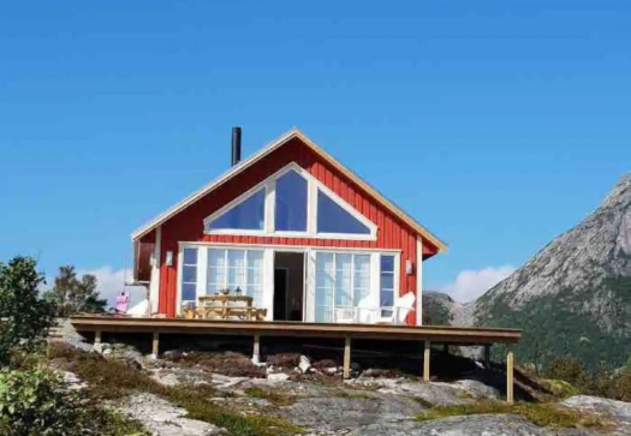 Cabin in Vestvågøy - Valberg High Quality Seaview Cabin