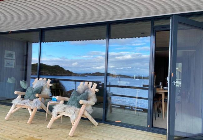 Apartment in Vågan - Waterfront apartment with panoramic sea view Apartment in Vågan - Waterfront apartment with panoramic sea view