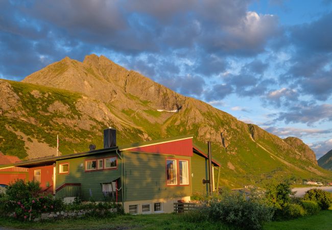 Cabin in Flakstad - Nordbo - unik plass med utsikt over Rambergstranda Cabin in Flakstad - Nordbo - unik plass med utsikt over Rambergstranda