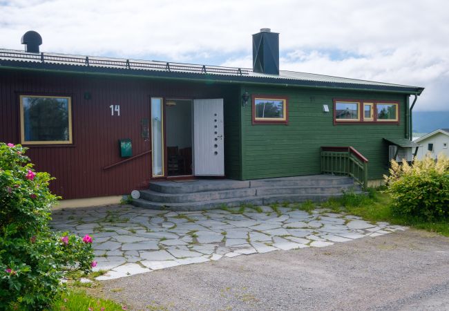 Cabin in Flakstad - Nordbo - unik plass med utsikt over Rambergstranda Cabin in Flakstad - Nordbo - unik plass med utsikt over Rambergstranda