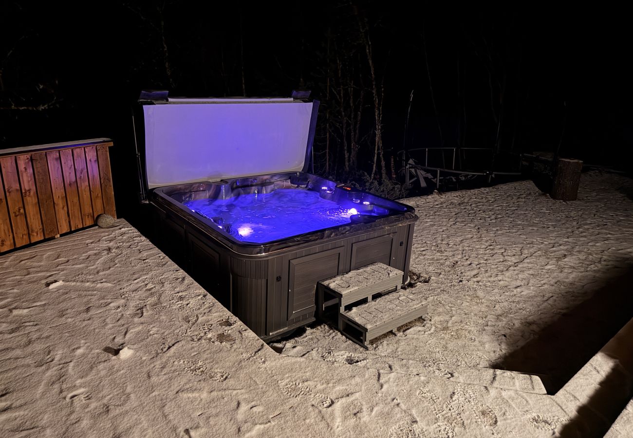 Cabin in Hol - Cozy cabin on Geilo with jacuzzi, 5 min to ski slopes