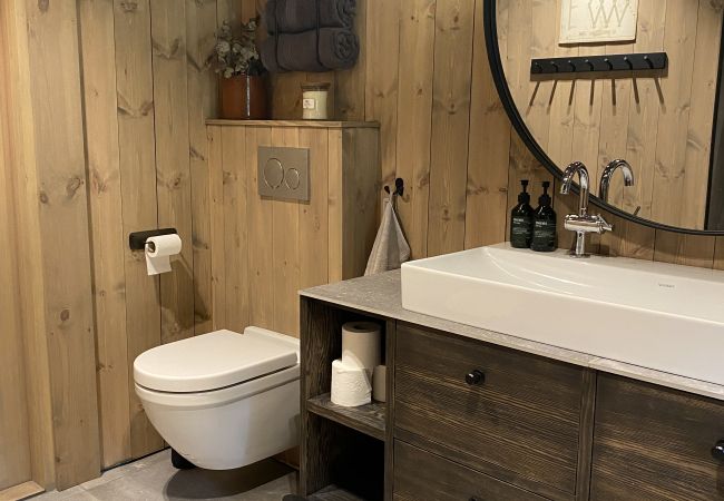 Villa in Hol - Large Modern Cabin - Beautiful Surroundings - 10 Minutes from Geilo Villa in Hol - Large Modern Cabin - Beautiful Surroundings - 10 Minutes from Geilo