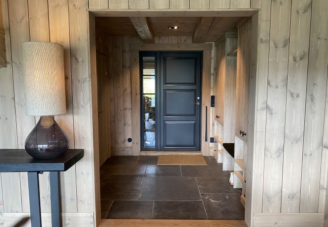 Villa in Hol - Large Modern Cabin - Beautiful Surroundings - 10 Minutes from Geilo Villa in Hol - Large Modern Cabin - Beautiful Surroundings - 10 Minutes from Geilo