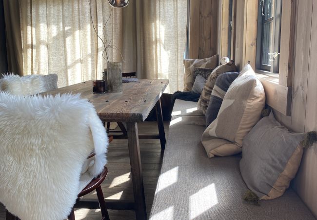 Villa in Hol - Large Modern Cabin - Beautiful Surroundings - 10 Minutes from Geilo Villa in Hol - Large Modern Cabin - Beautiful Surroundings - 10 Minutes from Geilo