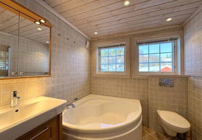 House in Hol -  Centrally located cabin for rent in Geilo – Perfect for all seasons! House in Hol -  Centrally located cabin for rent in Geilo – Perfect for all seasons!