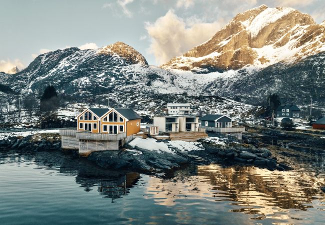 Studio in Flakstad - Seaside Mini-House 5 – Stunning Views Studio in Flakstad - Seaside Mini-House 5 – Stunning Views
