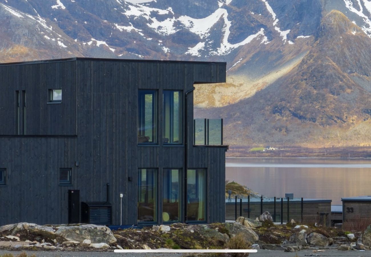 Cabin in Vågan - Lyngvær Luxury cabin with Sauna